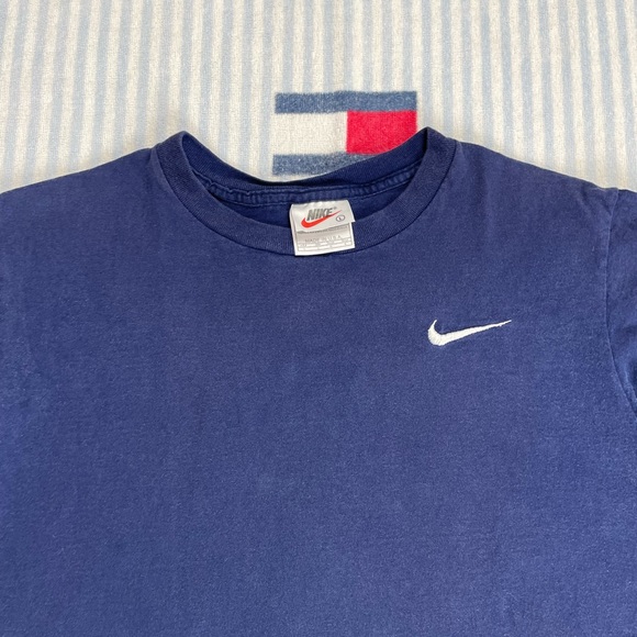 Vintage Nike Embroidered swoosh short sleeve tee shirt - Picture 3 of 7